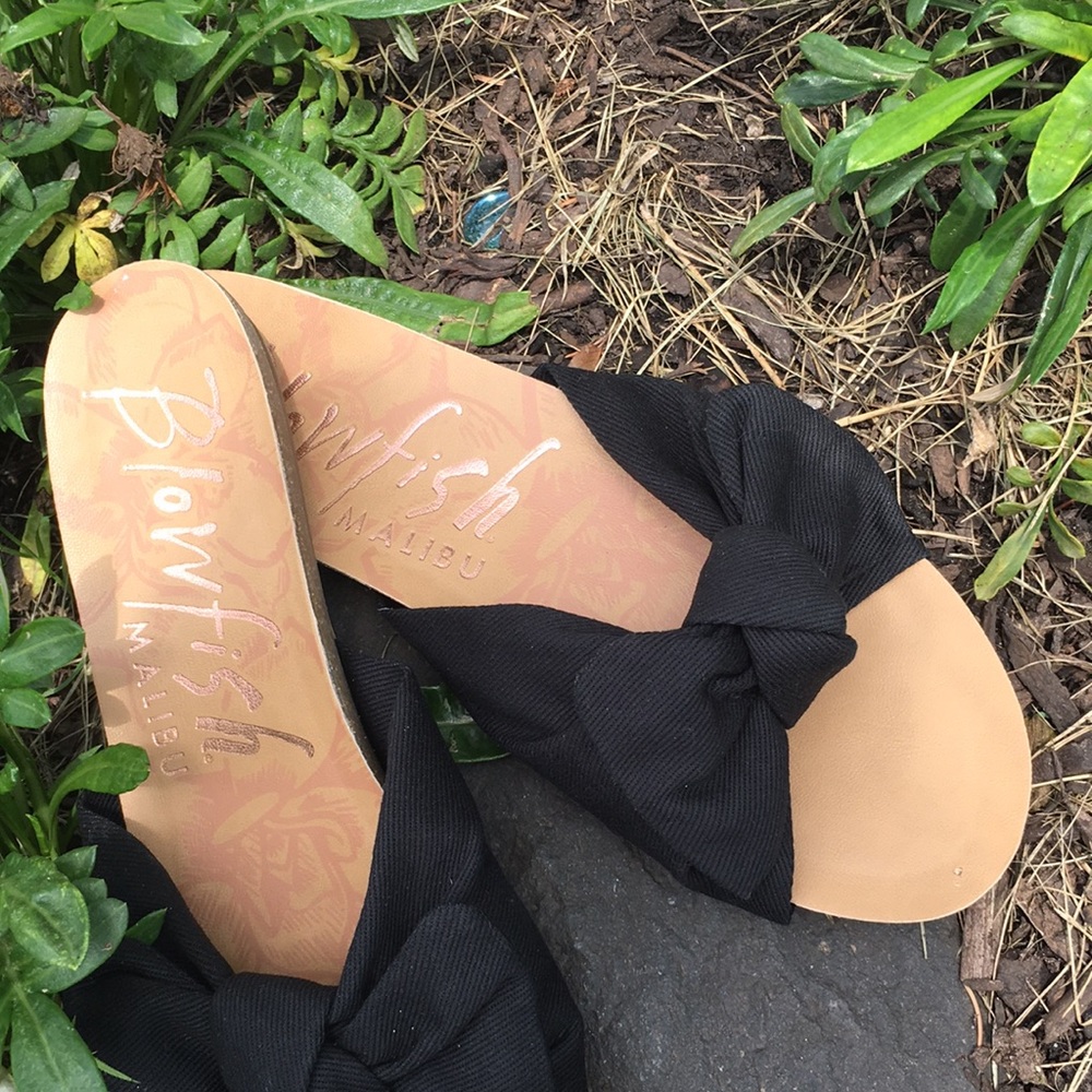 Restocked 🖤Blowfish 🐡 Black Slip ons Sanda… - Picture 3 of 9